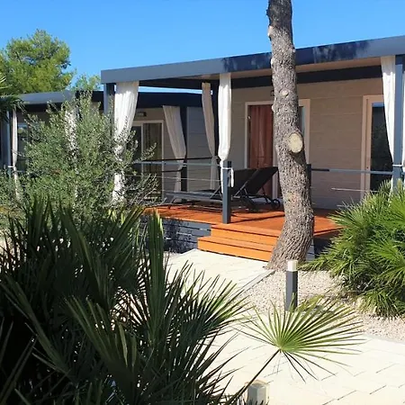 Dalmaris Camp - Prestige Mobile Homes Feriepark 3*